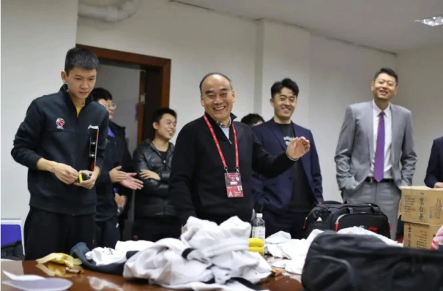哪里有提供智能球衣租赁服务用于篮球训练_1